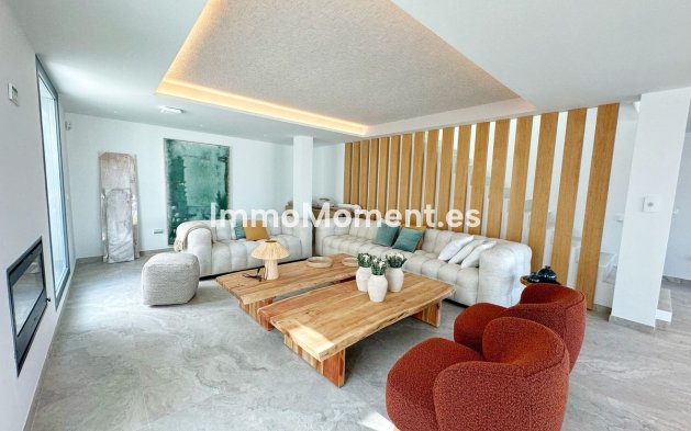Wiederverkauf - Freistehende Villa - Estepona  - Estepona Centro