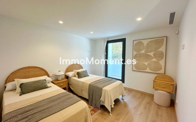 Wiederverkauf - Freistehende Villa - Estepona  - Estepona Centro