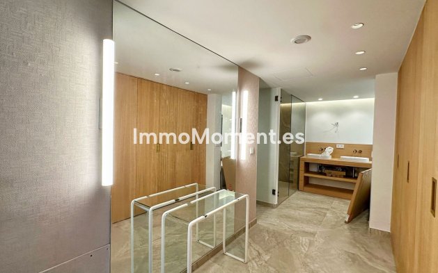 Wiederverkauf - Freistehende Villa - Estepona  - Estepona Centro