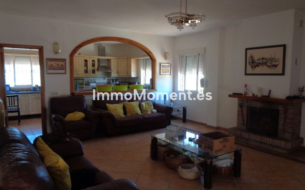 Resale - Country house - Inland  - Alhaurín de la Torre