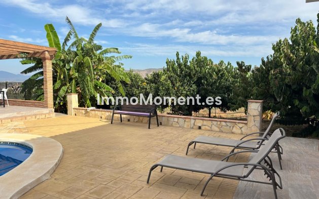 Bestaande woning - Vrijstaande villa - Binnenland  - Alhaurín de la Torre