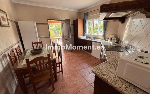 Bestaande woning - Vrijstaande villa - Binnenland  - Alhaurín de la Torre