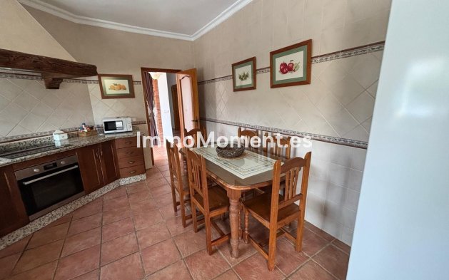 Bestaande woning - Vrijstaande villa - Binnenland  - Alhaurín de la Torre