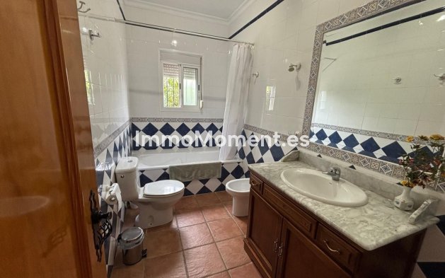 Bestaande woning - Vrijstaande villa - Binnenland  - Alhaurín de la Torre