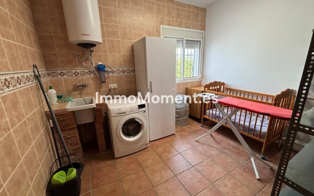 Bestaande woning - Vrijstaande villa - Binnenland  - Alhaurín de la Torre