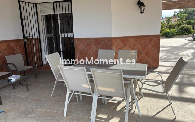 Bestaande woning - Vrijstaande villa - Binnenland  - Alhaurín de la Torre
