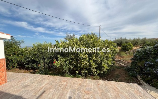 Bestaande woning - Vrijstaande villa - Binnenland  - Alhaurín de la Torre