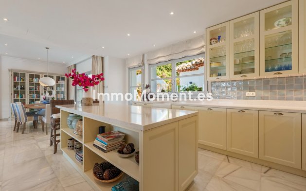 Resale - Detached villa - Marbella - Sierra Blanca