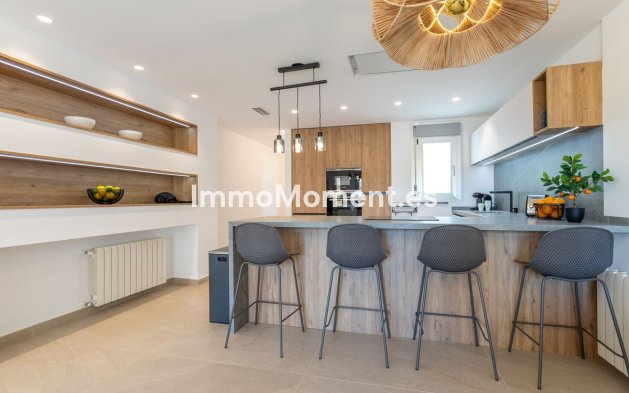 Resale - Apartment - Torrevieja - Torrevieja Centro