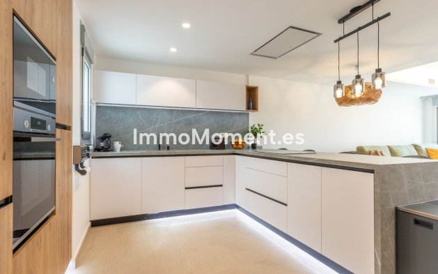 Resale - Apartment - Torrevieja - Torrevieja Centro