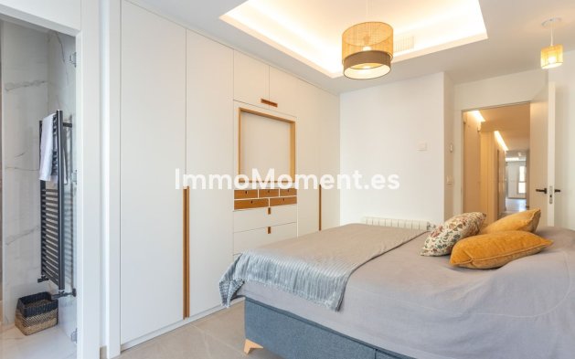 Resale - Apartment - Torrevieja - Torrevieja Centro