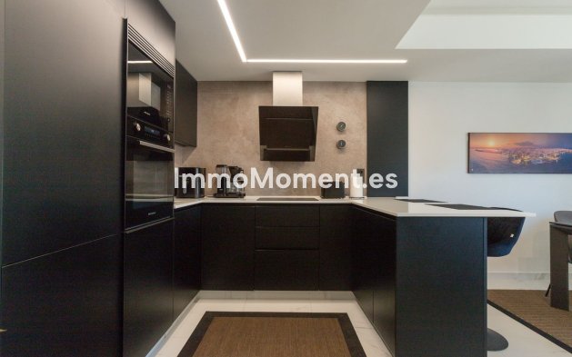Resale - Apartment - Torrevieja - Torrevieja Centro