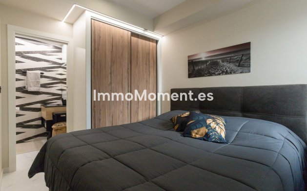 Resale - Apartment - Torrevieja - Torrevieja Centro