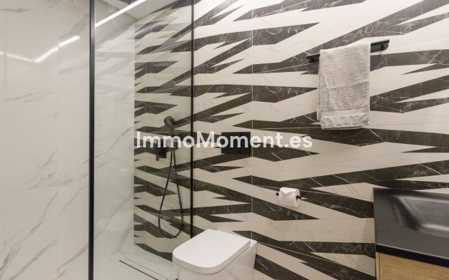 Resale - Apartment - Torrevieja - Torrevieja Centro