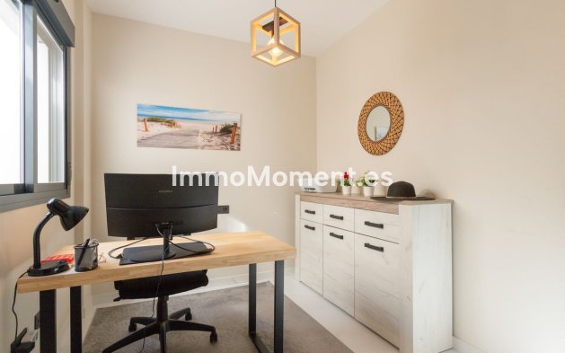 Resale - Apartment - Torrevieja - Torrevieja Centro