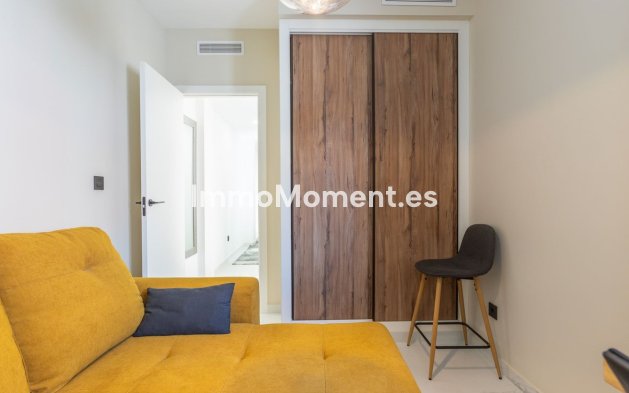 Resale - Apartment - Torrevieja - Torrevieja Centro