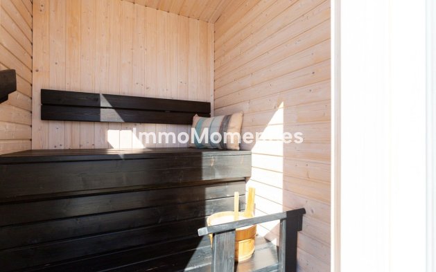 Resale - Apartment - Torrevieja - Torrevieja Centro