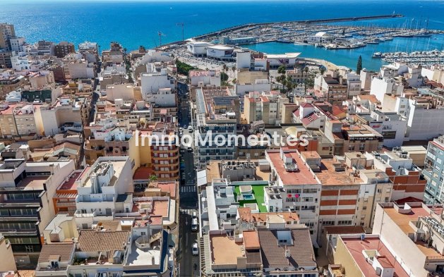 Resale - Apartment - Torrevieja - Torrevieja Centro
