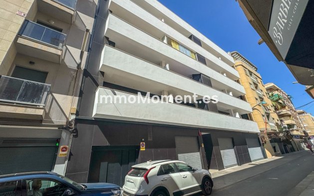 Resale - Apartment - Torrevieja - Torrevieja Centro