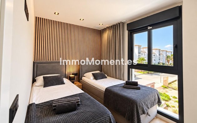 Wiederverkauf - Freistehende Villa - Orihuela Costa - Punta Prima
