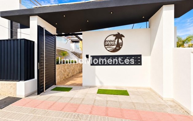 Wiederverkauf - Freistehende Villa - Orihuela Costa - Punta Prima