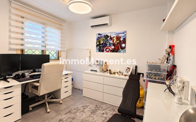 Resale - Detached villa - Mil Palmeras