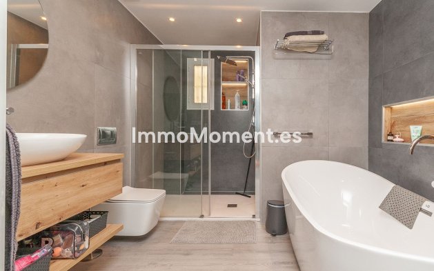 Resale - Apartment - Marbella - Elviria