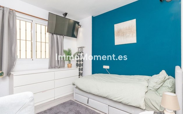 Resale - Apartment - Marbella - Elviria