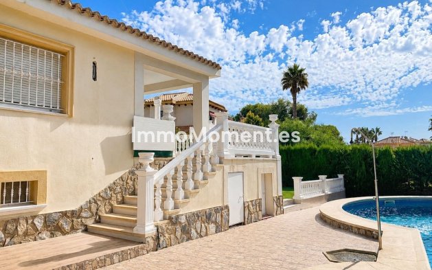 Reventa - Villa independiente - Orihuela - Orihuela Centro