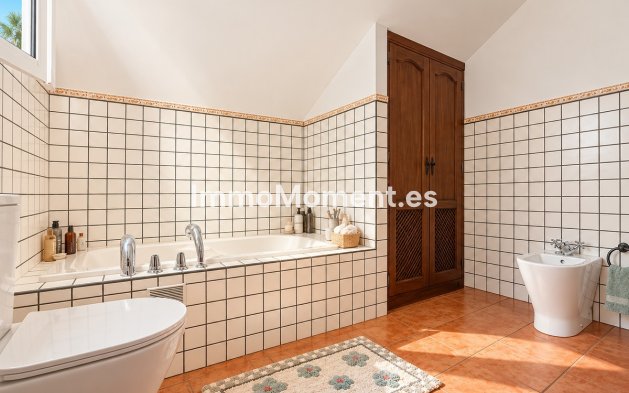 Bestaande woning - Rijtjeshuis - Estepona  - Estepona Centro