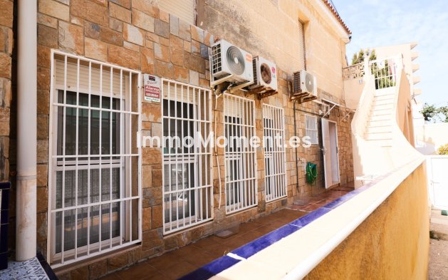 Wiederverkauf - Freistehende Villa - Torrevieja - La Mata