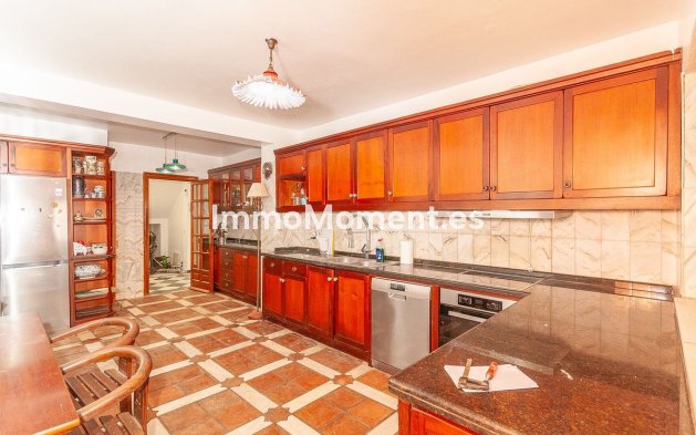 Resale - Detached villa - Marbella - Elviria