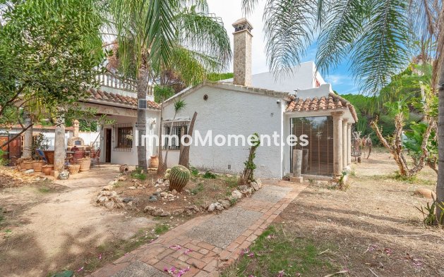 Resale - Detached villa - Marbella - Elviria