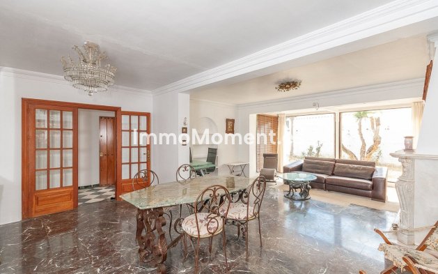 Resale - Detached villa - Marbella - Elviria
