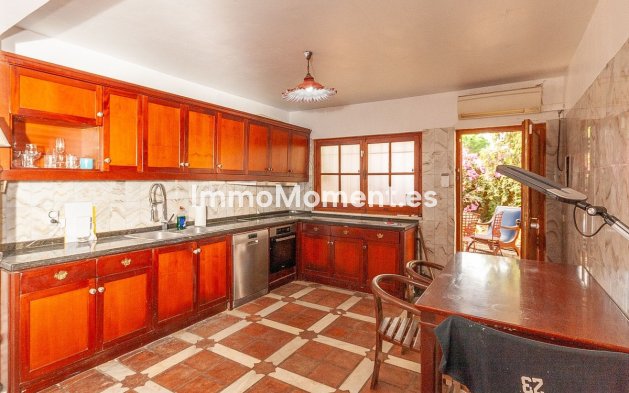Resale - Detached villa - Marbella - Elviria