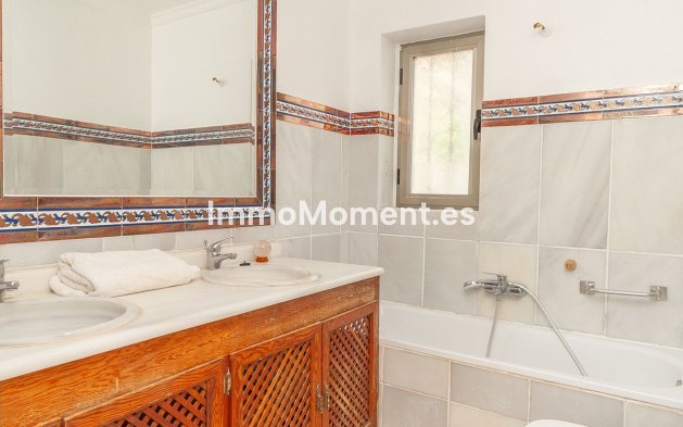 Resale - Detached villa - Marbella - Elviria