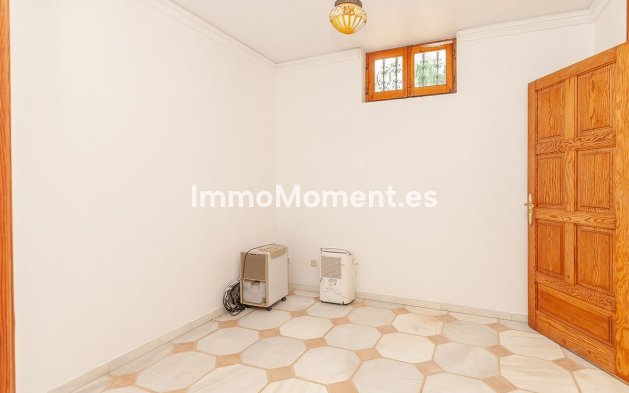 Resale - Detached villa - Marbella - Elviria