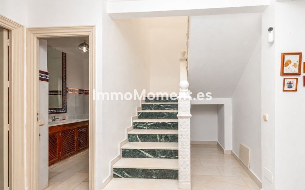Resale - Detached villa - Marbella - Elviria