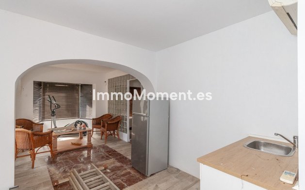 Resale - Detached villa - Marbella - Elviria