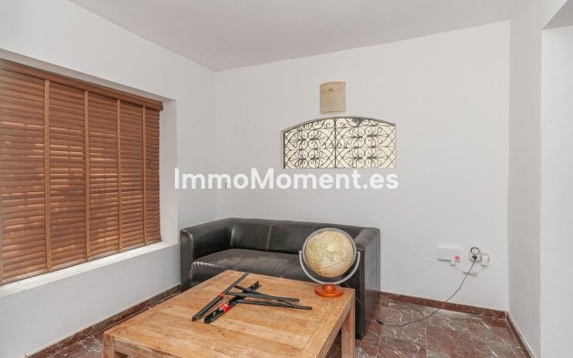 Resale - Detached villa - Marbella - Elviria