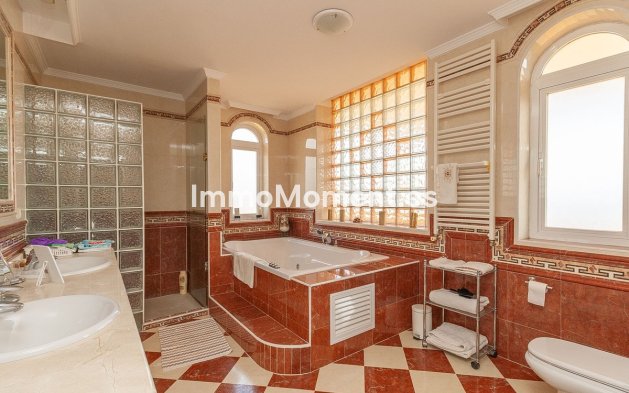 Resale - Detached villa - Marbella - La Mairena