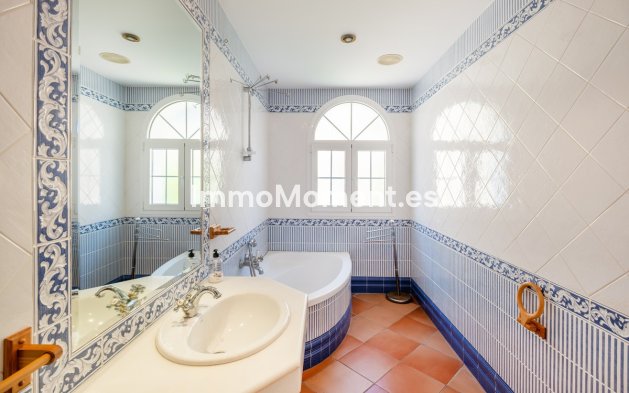 Resale - Detached villa - Benalmadena - Benalmadena Centro