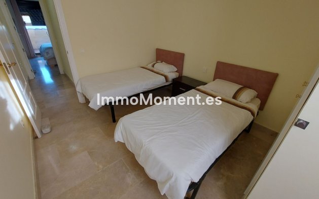 Resale - Apartment - Manilva - La Duquesa