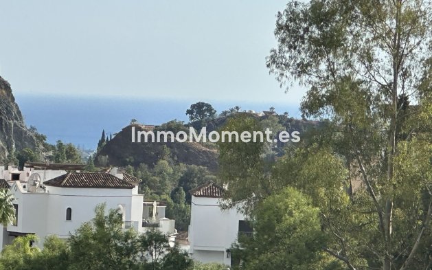 Resale - Apartment - Benahavís - Benahavís Centro
