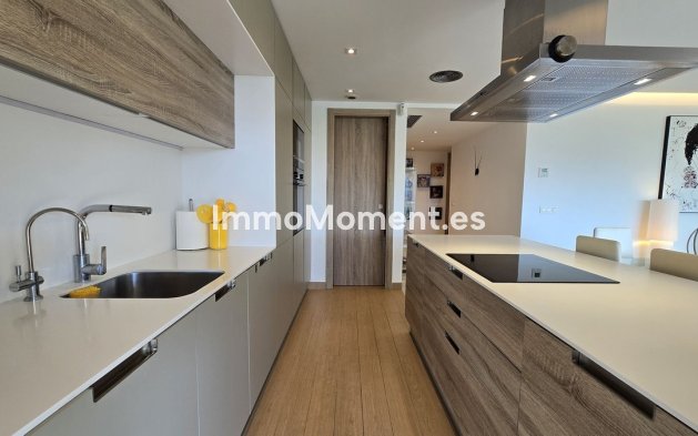 Resale - Apartment - Benahavís - Benahavís Centro
