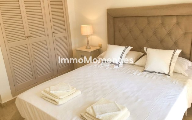 Resale - Apartment - Estepona - Costalita