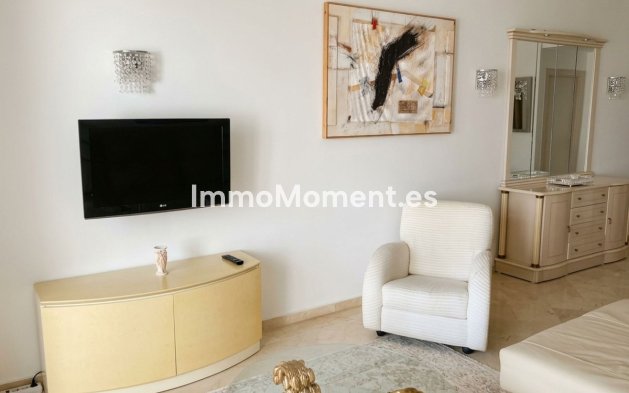 Resale - Apartment - Estepona - Costalita