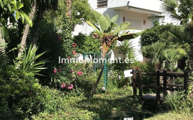 Resale - Apartment - Estepona - Costalita