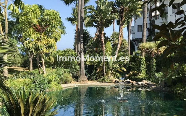 Resale - Apartment - Estepona - Costalita