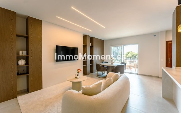 Resale - Apartment - Marbella - Nueva Andalucía